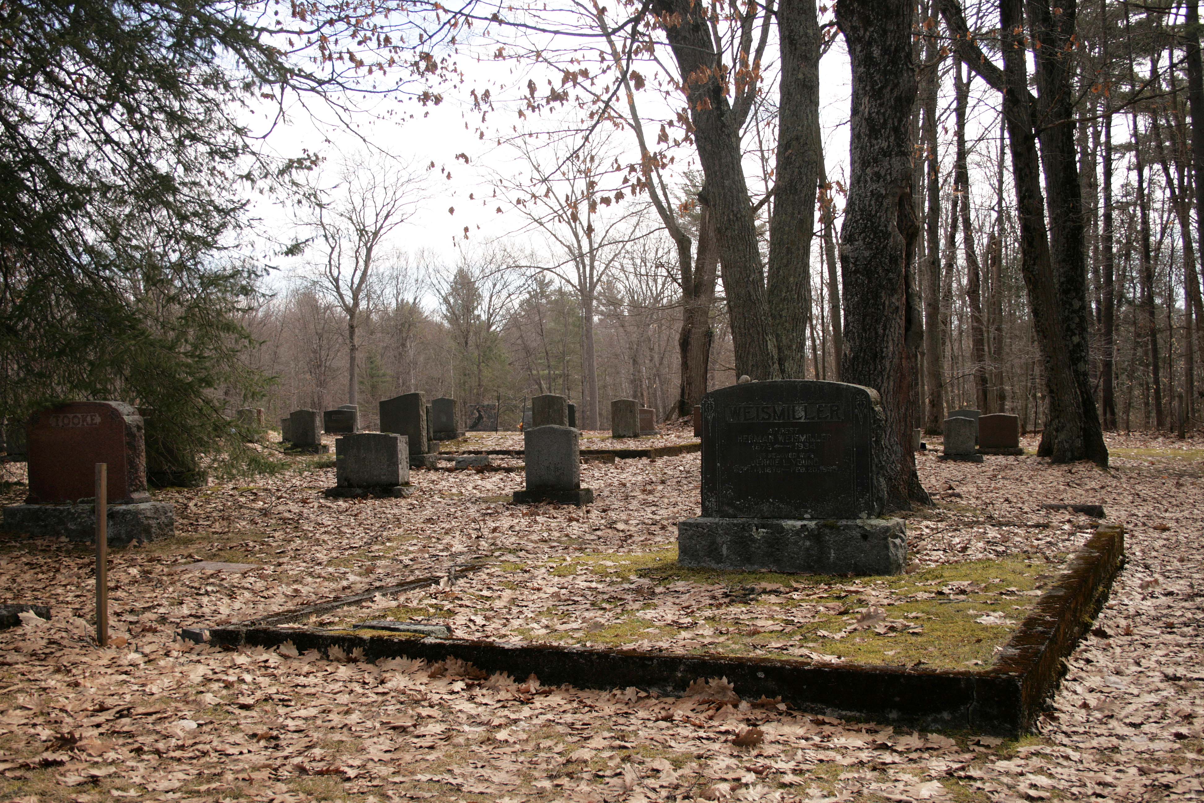 Cemetery Road Trip: The Muskokas – Cemetery Photography by Chantal