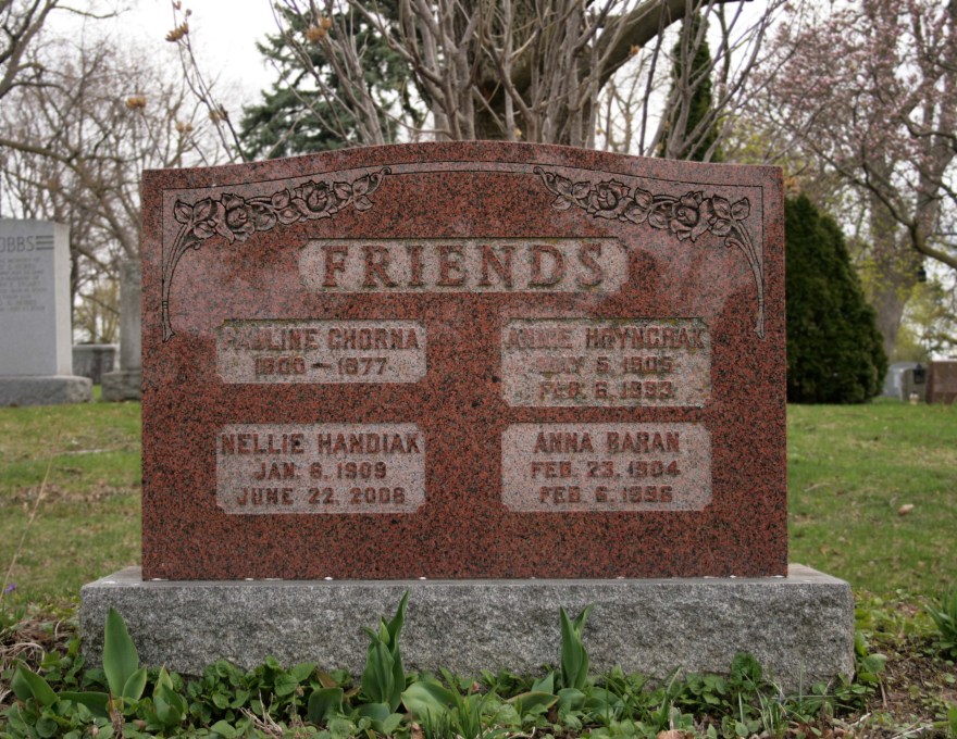 Friends gravetsone
