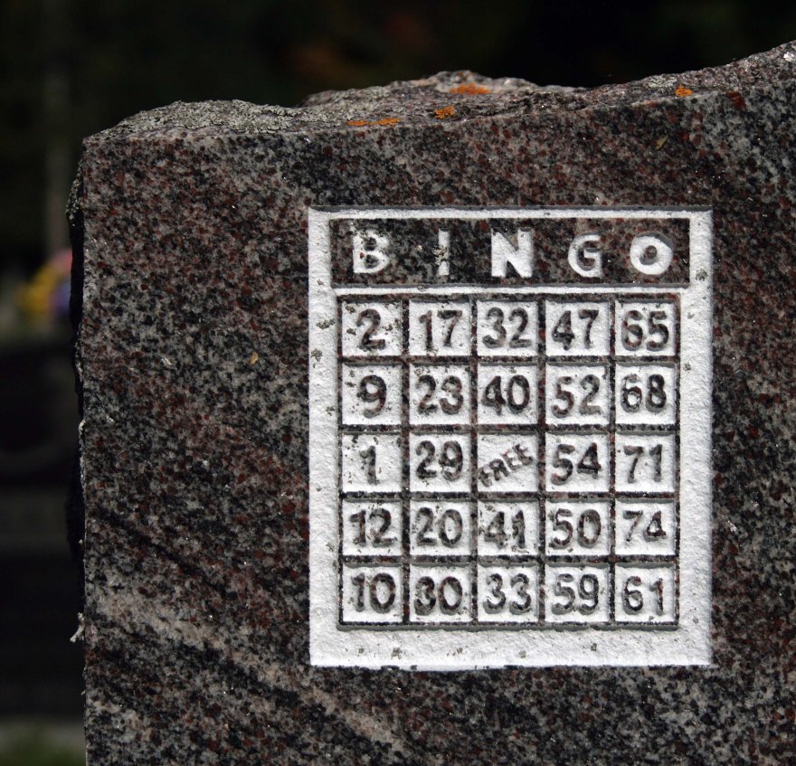 A Bingo card engraved on a headstone