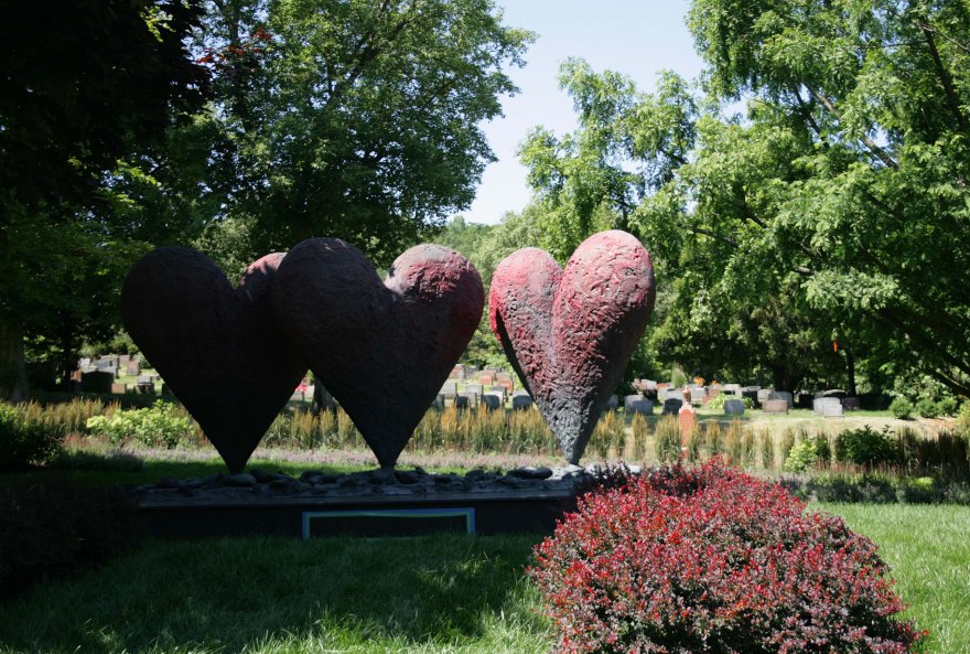 Heart sculpture