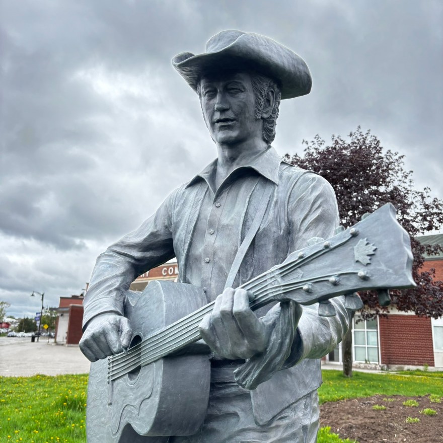 Statue of Stompin' Tom Connors